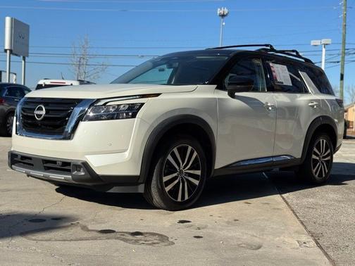2023 Nissan Pathfinder Platinum