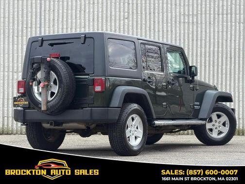 Natural Green Pearlcoat 2011 Jeep Wrangler Unlimited Sport