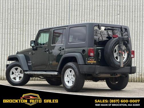 Natural Green Pearlcoat 2011 Jeep Wrangler Unlimited Sport