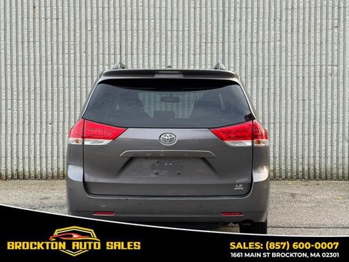 2011 Toyota Sienna LE