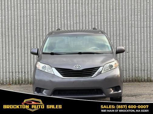 2011 Toyota Sienna LE