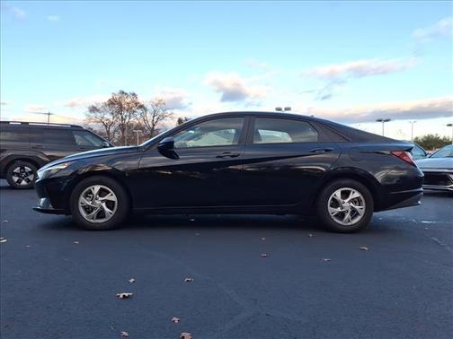 2023 Hyundai ELANTRA SE