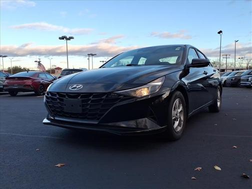 2023 Hyundai ELANTRA SE