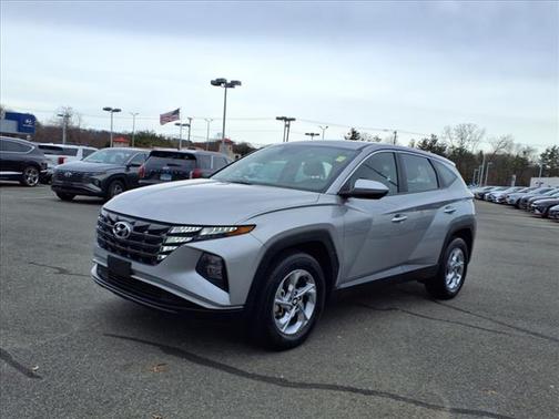 2022 Hyundai TUCSON SE