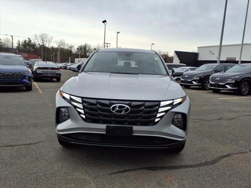 2022 Hyundai TUCSON SE