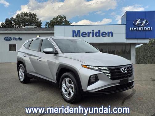 2022 Hyundai TUCSON SE