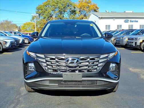 2023 Hyundai TUCSON SE