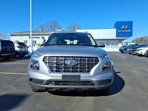 2024 Hyundai VENUE SEL