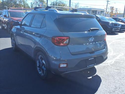 2022 Hyundai VENUE SEL