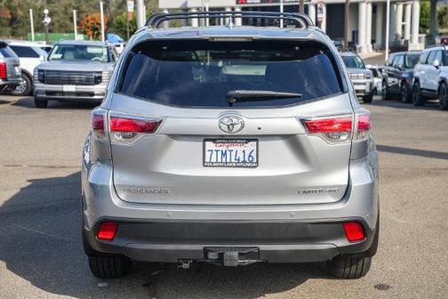 Silver Sky Metallic 2016 Toyota Highlander Limited Platinum