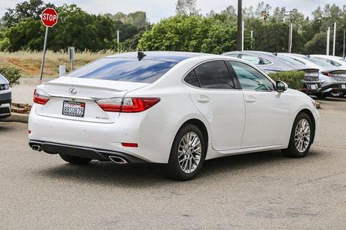 White Pearl 2018 Lexus ES 350 Base