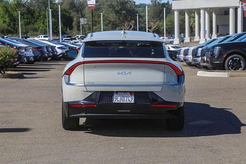 Glacier 2024 Kia EV6 Wind