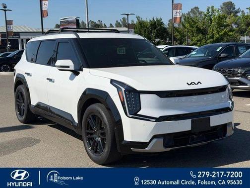 Snow White Pearl 2024 Kia EV9 Land