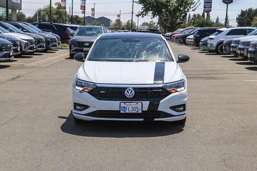 Pure White 2021 Volkswagen Jetta 1.4T R-Line