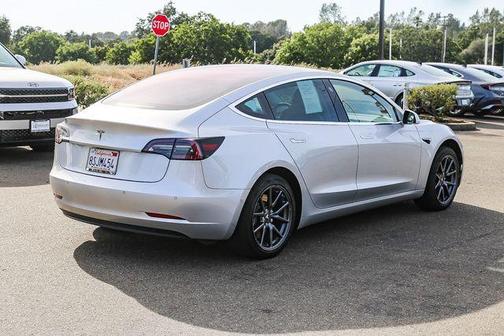 Silver 2018 Tesla Model 3 Long Range