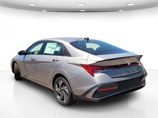 2025 Hyundai ELANTRA HEV SEL Sport