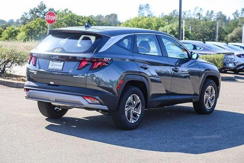 Amazon Gray 2026 Hyundai TUCSON Hybrid Blue SE