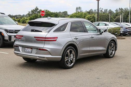 Savile Silver 2023 Genesis Electrified GV70 Advanced