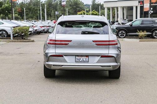 Savile Silver 2023 Genesis Electrified GV70 Advanced
