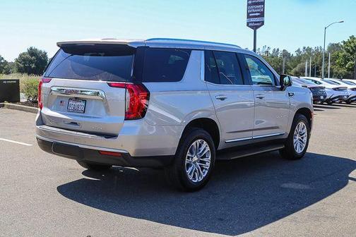 Beige Pearl Metallic 2024 GMC Yukon SLT