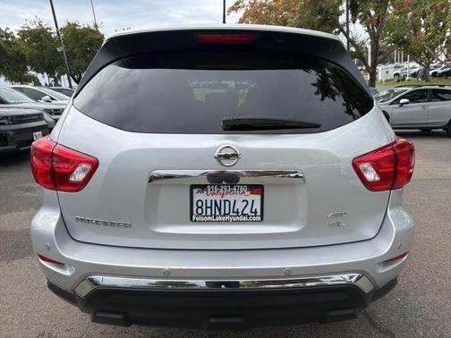 2018 Nissan Pathfinder SL