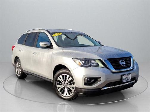 2018 Nissan Pathfinder SL