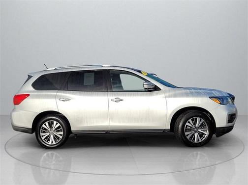 2018 Nissan Pathfinder SL