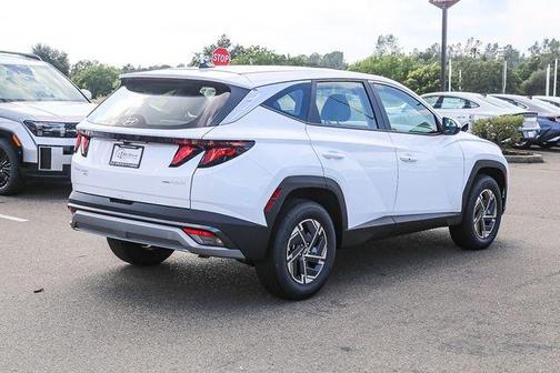 Pearl 2026 Hyundai TUCSON Hybrid Blue SE