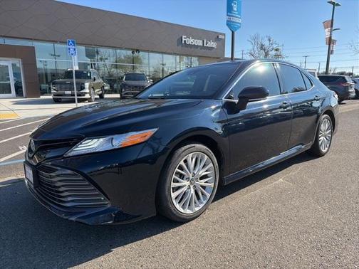 2020 Toyota Camry Hybrid XLE