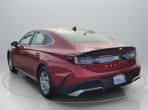 2025 Hyundai SONATA SE