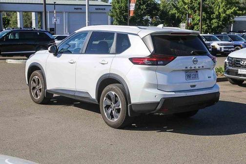 Everest White P 2024 Nissan Rogue SV
