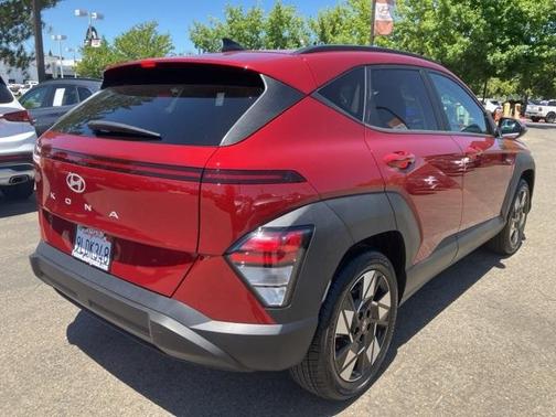 2024 Hyundai KONA SEL