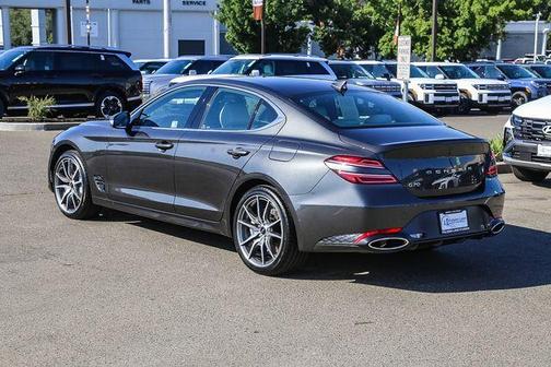 Makalu Gray 2025 Genesis G70 2.5T