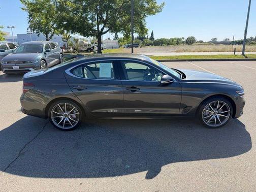 Makalu Gray 2025 Genesis G70 2.5T