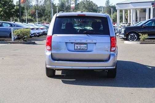 Billet Silver Metallic Clearcoat 2014 Dodge Grand Caravan SXT