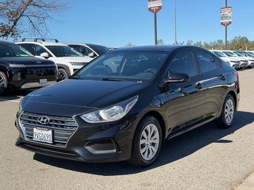 2022 Hyundai Accent SE