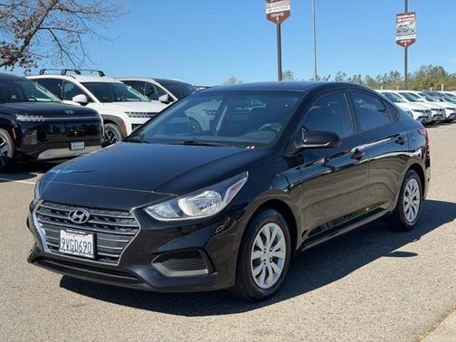 2022 Hyundai Accent SE