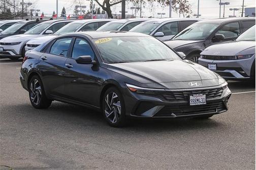2025 Hyundai ELANTRA SEL Sport