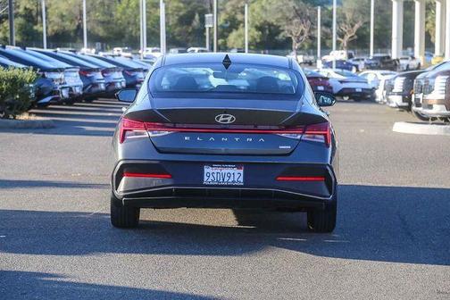 2025 Hyundai ELANTRA HEV Blue