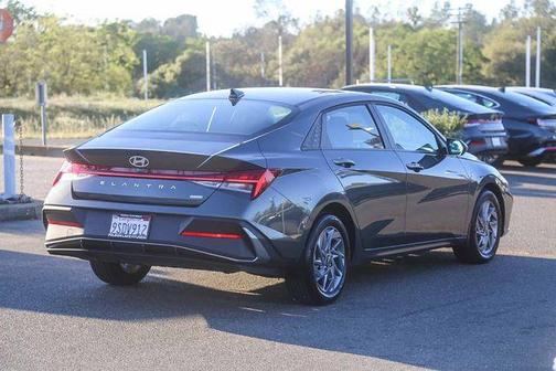 2025 Hyundai ELANTRA HEV Blue