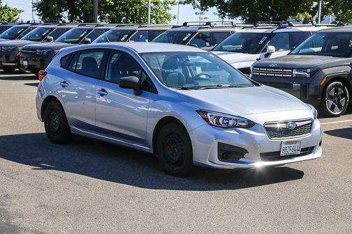 Ice Silver Metallic 2018 Subaru Impreza 2.0i