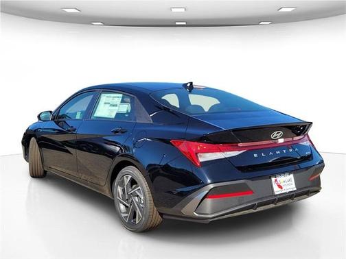 2025 Hyundai ELANTRA HEV SEL Sport