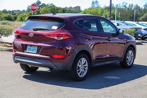 Ruby Wine 2017 Hyundai TUCSON SE