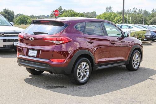 Ruby Wine 2017 Hyundai TUCSON SE