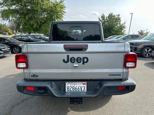 2020 Jeep Gladiator Sport
