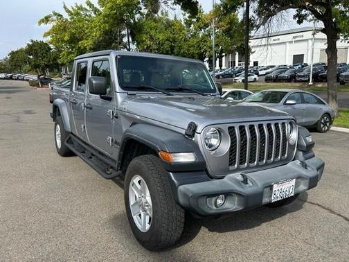 2020 Jeep Gladiator Sport