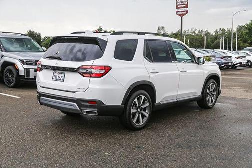 Platinum White Pearl 2024 Honda Pilot Elite