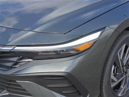 2025 Hyundai ELANTRA HEV SEL Sport