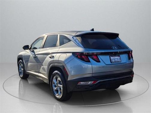 2022 Hyundai TUCSON SE