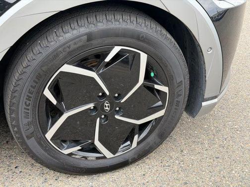Black 2024 Hyundai IONIQ 5 Limited